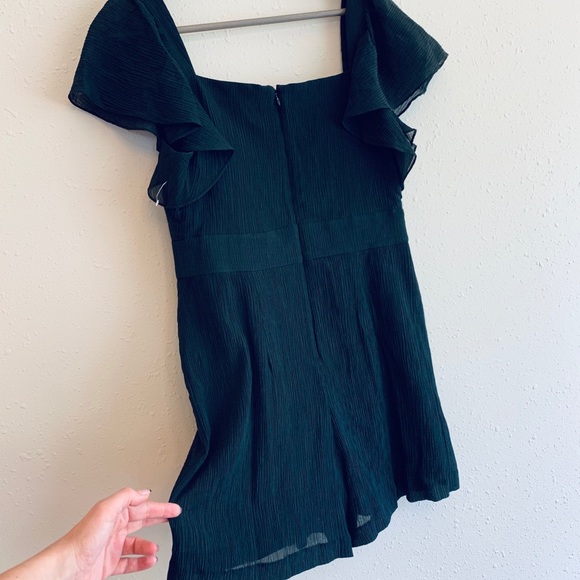 BCBGMaxAzria Women’s Black Short Sleeve Cocktail Romper Size Medium NWT - Picture 7 of 7